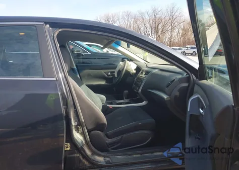 2015 Nissan Altima 2.5 S z USA, uszkodzony, nr VIN 1N4AL3AP7FC139709